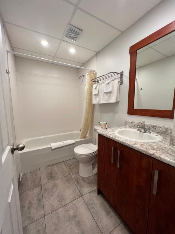 Redford Motel Порт Алберни Екстериор снимка