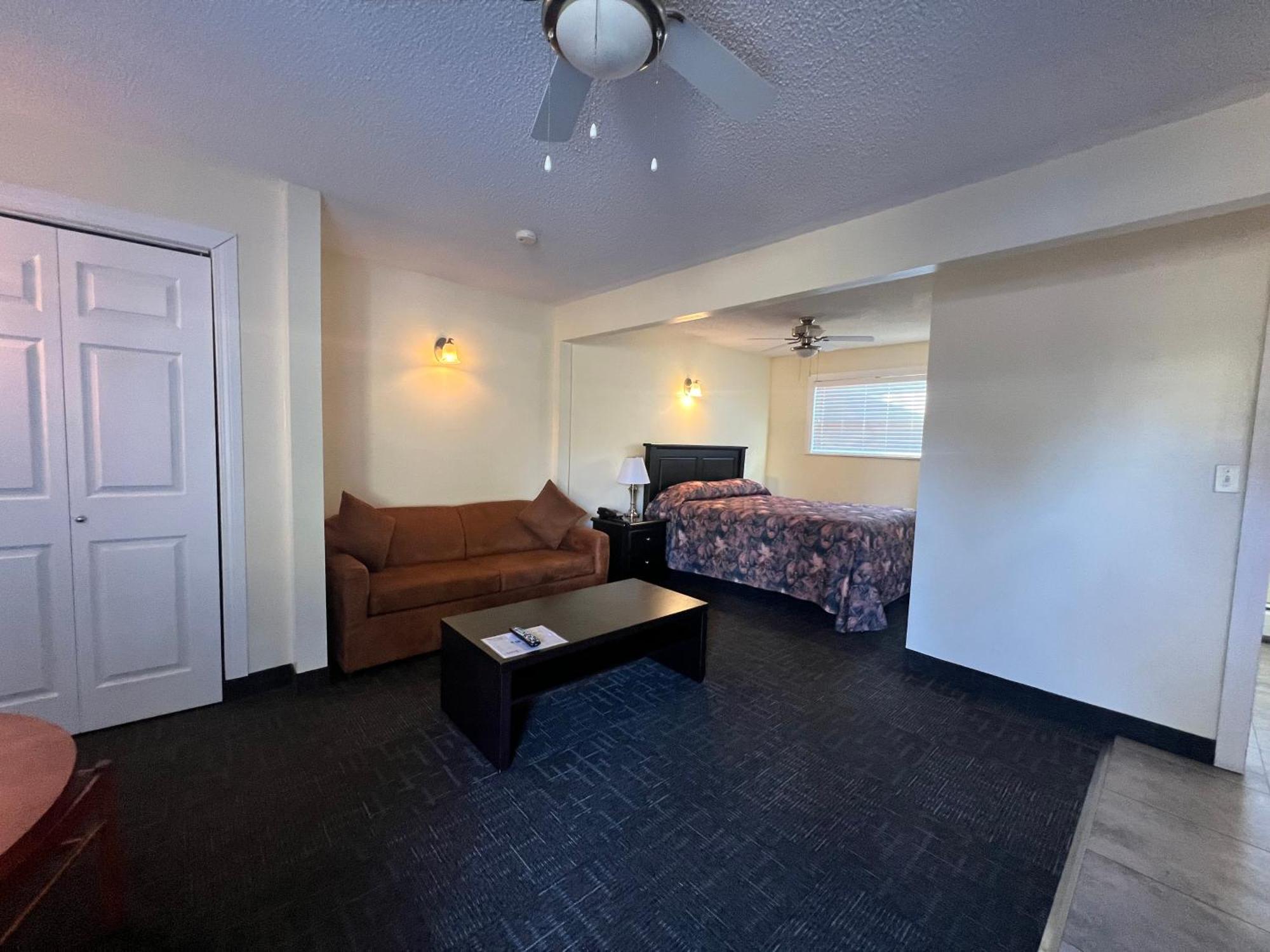 Redford Motel Порт Алберни Екстериор снимка