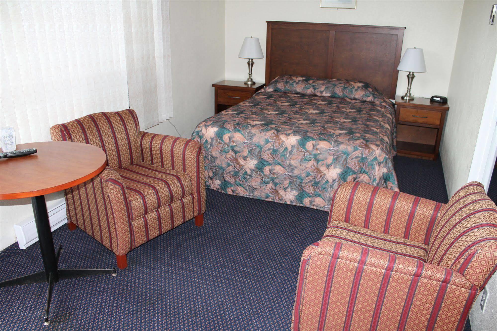 Redford Motel Порт Алберни Екстериор снимка